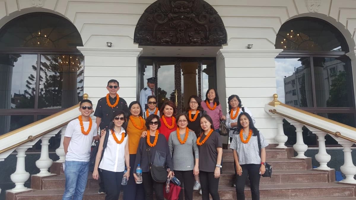 Deluxe Tour Group