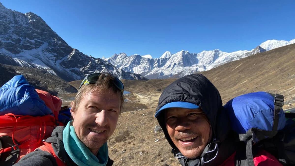 Everest 3 High Passes Trek