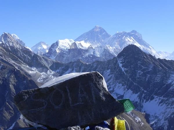 Everest 3 High Passes Trek
